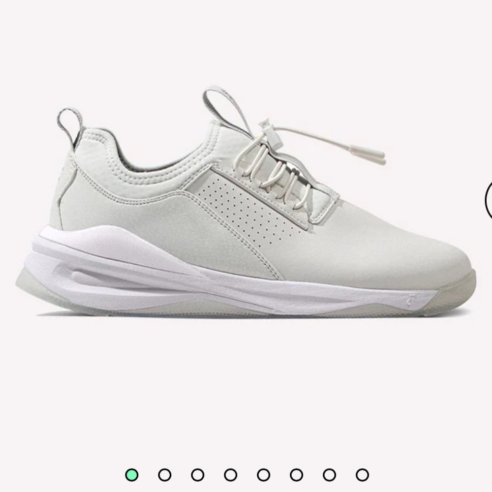 Clove Classic Sneakers. White. Sz 7.5